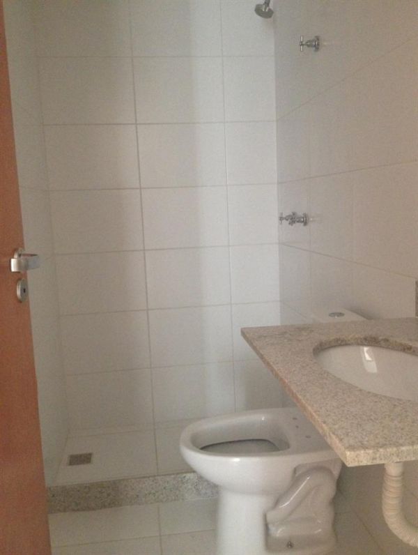  Apartamento na Penha, 02 quartos (suíte) e vaga na garagem. 