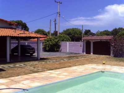 EXCELENTE CASA COM PISCINA