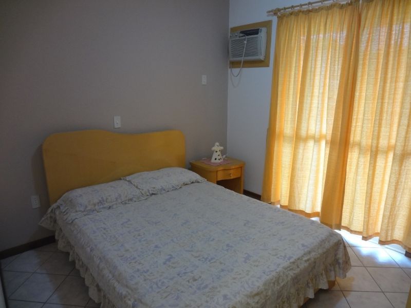 Bonbinhas centro cond fech 50 mtrs do mar 