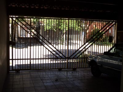 VENDO SOBRADO NO JD DAS INDUSTRIAS