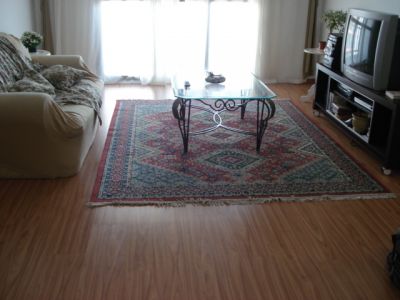 piso laminado,persianas e espelhos