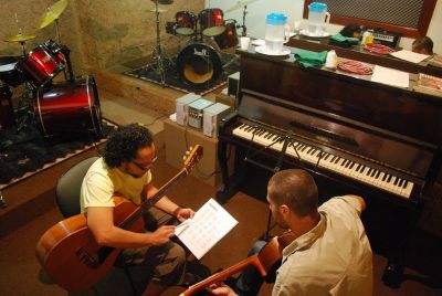 AULAS DE GUITARRA & VIOLÃO NA REGIÃO DE SANTANA E CASA VERDE 