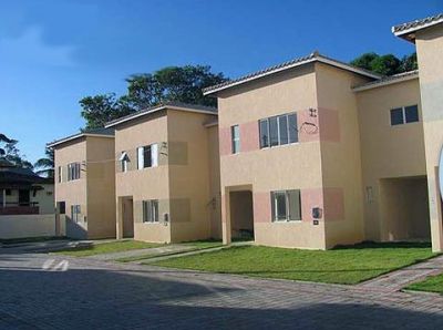 Casa em condomínio a venda em Lauro de Freitas, Bahia