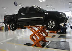 OFICINAS E EQUIPAMENTOS PARA CONCESSIONARIAS 