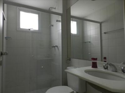 Vendo Apto na R. Capote Valente / 64m²