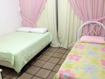 Quarto e sala na quadra da praia de Copacabana Ref.901