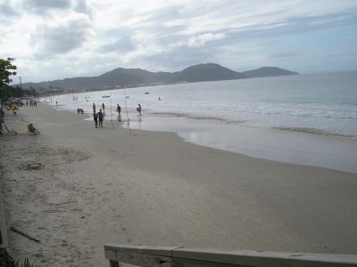 PEQUENA CASA FRENTE AO MAR
