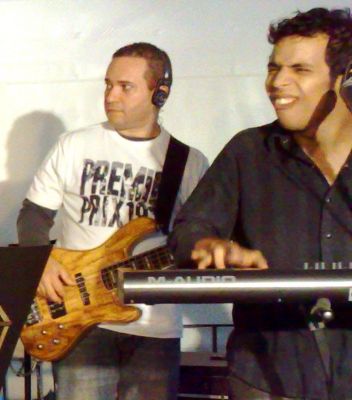 BANDA BRASIL DANCE - PORQUE VOCÊ PODE DESCONTRAIR  DANÇANDO AO SOM DO MELHOR DOS ANOS 60,70 e 80!