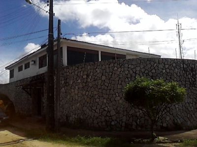 CASA A VENDA 4 QUARTOS A VENDA EM MACEIO