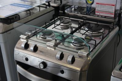 P R O T E T OR   para   F O G Ã O. criança protegida.