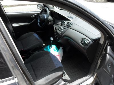 FORD FOCUS SEDAN AUTOMÁTICO 2003
