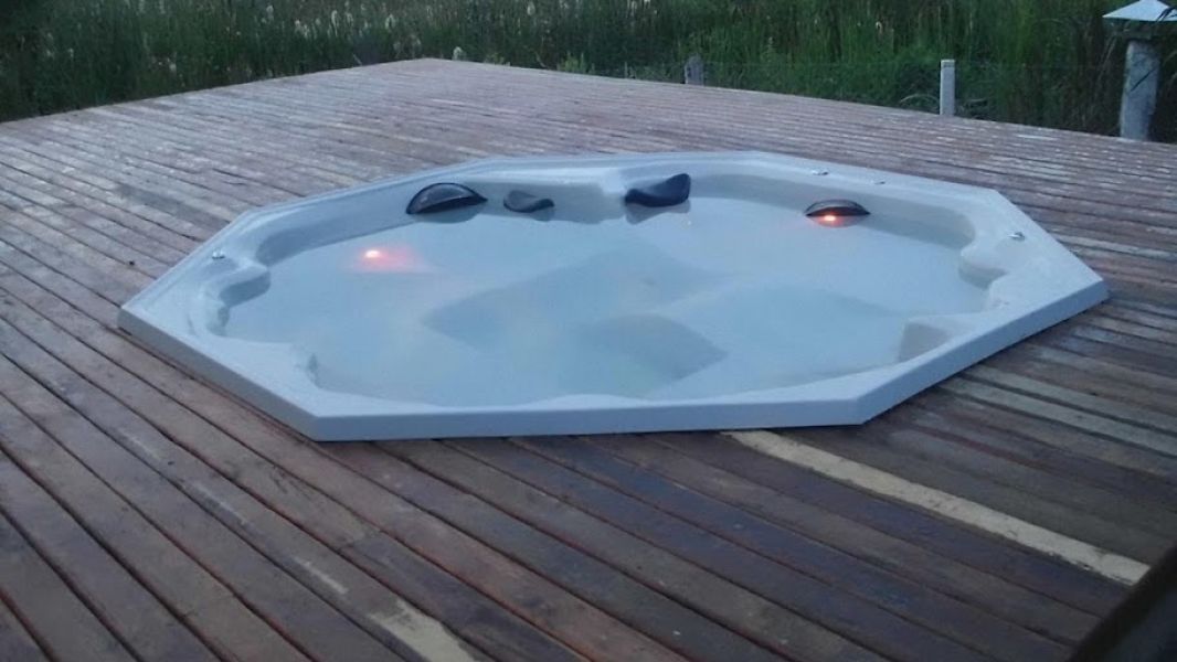 Calhas e Telhados Fazemos Reformas em geral zona norte sp Império Aroeira