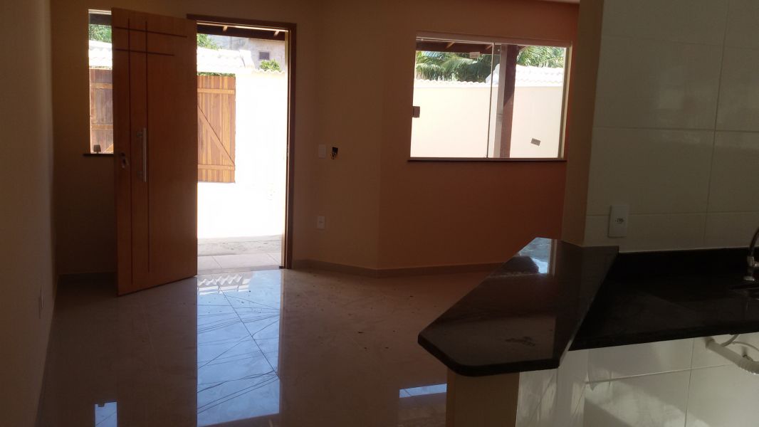 Vendo casa de primeira locação perto da praia de Itaipuaçu 