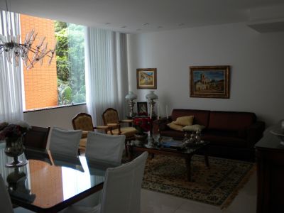 Apartamento 3/4(1 suíte) Corredor da Vitória 122m2 Todo Reformado