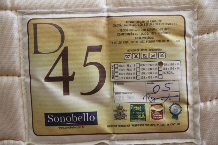 Cama box seminova marca Sonobello, com colchão