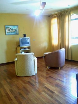 VENDO CASA OTIMA LOCALIZACAO... ZONA 04