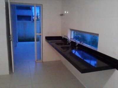 CASA A VENDA EM CONDOMÍNIO FECHADO