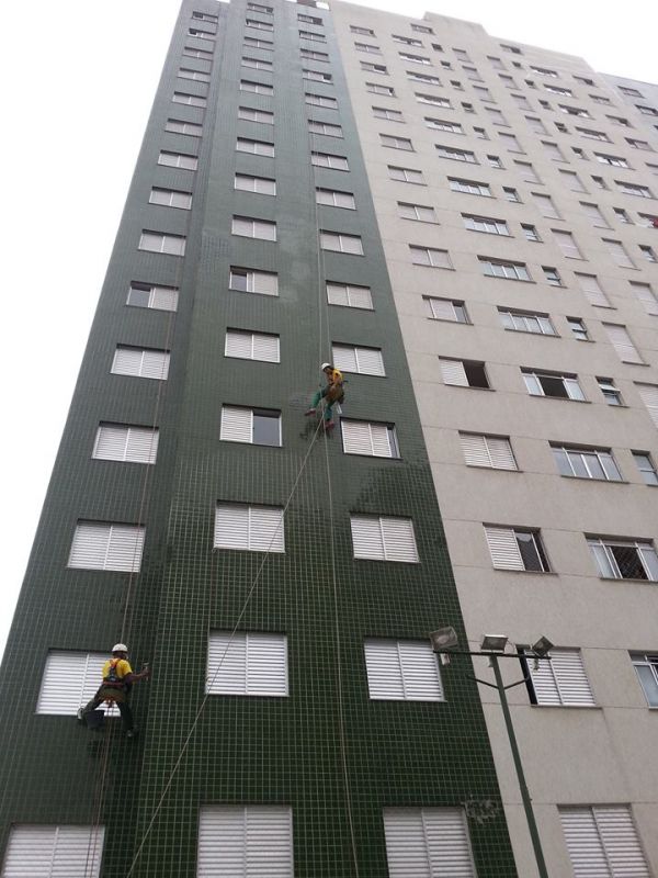Service vertical alpinismo industrial soluções em altura
