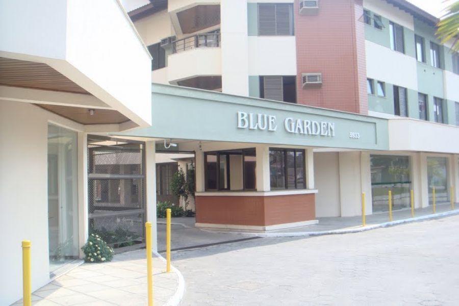 2 quartos 1 suite Florianópolis  Ponta das Canas 20m da praia.