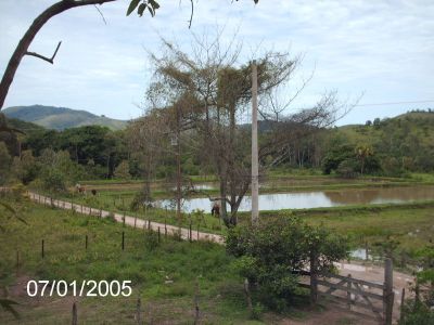 FAZENDINHA 290MIL METROS- VENDO, RIO BONITO RJ-MUITA AGUA, CACHOEIRINHA E OUTROS. A APENAS 100KM DA 
