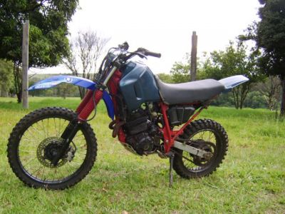 Sahara 350 de trilha, aceito troca por moto de menas cc, atenção não é a do video e sim das fotos