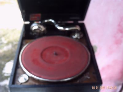 gramofone rca  baby  dog