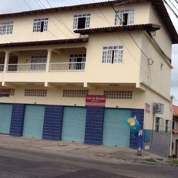 Aluga se apto grande na regiao de carapina-serra