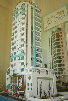 TOMMASO MAQUETES