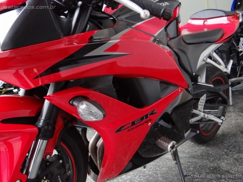 CBR 600RR - Vermelha
