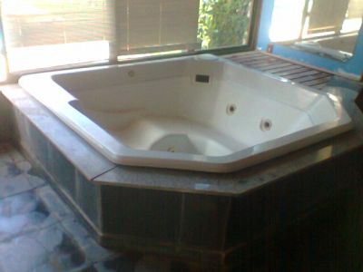 Jacuzzi, semi-nova, ótimo estado