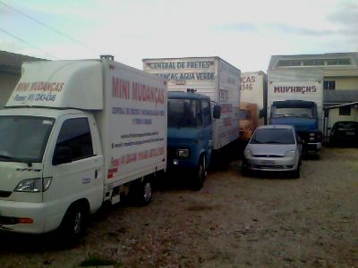 Central de frete e mudança Água Verde