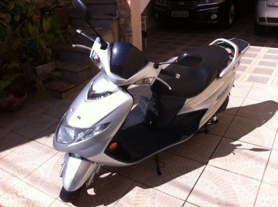VENDO MOTO SUZUKI BURGMAN 125  PRATA 2008