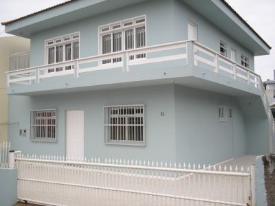 CASA PRÓXIMO À PRAIA