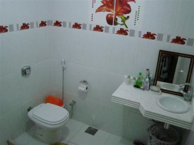 Nova Iguaçu - Condomínio Clube 34 - Casa com 3 Quartos sendo 1 suíte