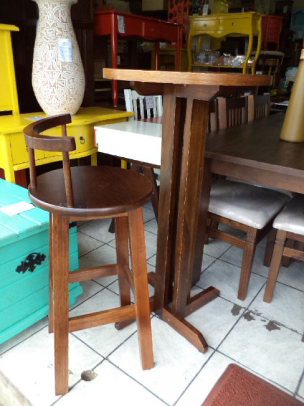 Conjunto bistrô - Mesa + 2 banquetas