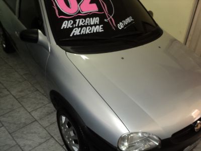 CORSA HAT  2003  R$ 15.900