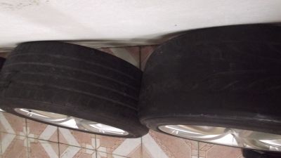 Lindo jogo de aro 17 cinco furos, apenas 800.00