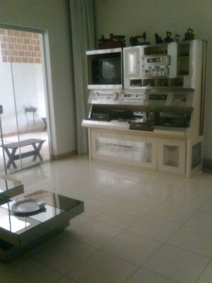 casa 2 pavimentos, 4 quartos, suites, garagem 5 carros , centro em Para de Minas, MG 