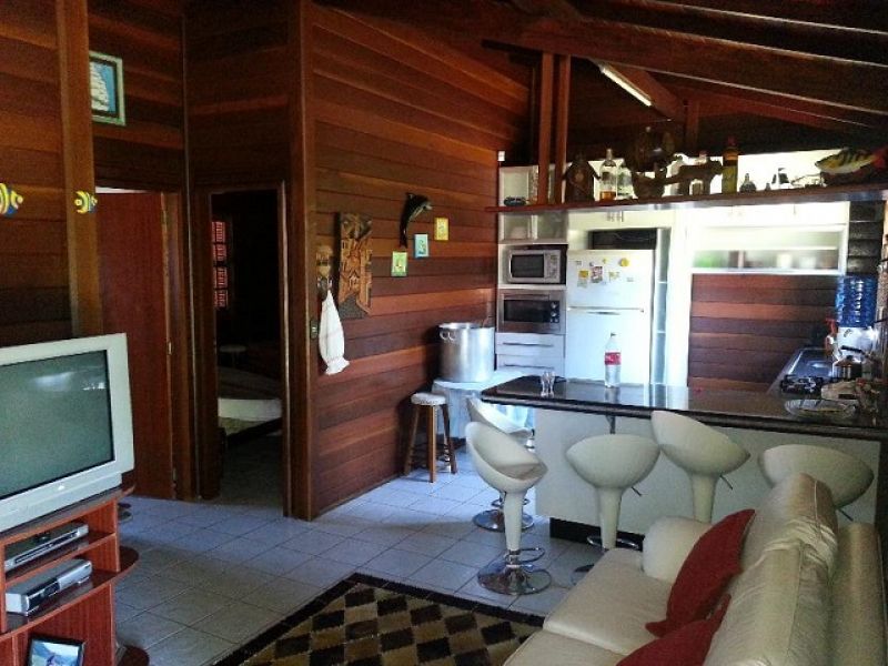 Ótima Casa - Madeira de Lei - Praia de Moçambique - Floripa/SC