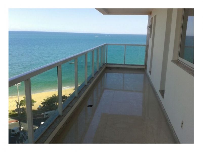 4 Quartos em Praia de Itapoã. Avenida Hugo Musso. Ao lado do Mar.