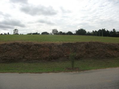 Ótimo terreno no lindo Condomínio Dacha