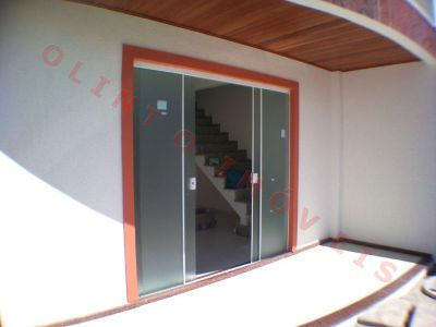 Olinto Imóveis vende Duplex 4 qts no Recreio em Rio das Ostras