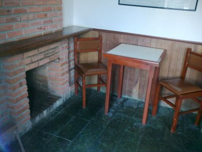 Alugo chalés confortáveis e aconchegantes