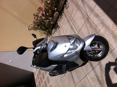 VENDO MOTO SUZUKI BURGMAN 125  PRATA 2008
