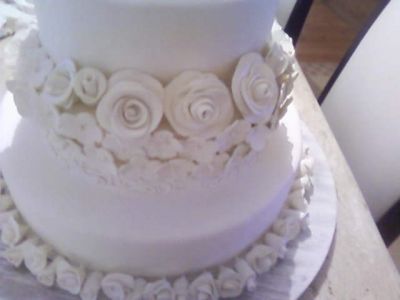 ALUGUEL DE BOLO CENOGRÁFlCO COM NOlVlNHOS CLÁSSlCOS PARA NOlVAS DE BOM GOSTO/R$25O,OO 