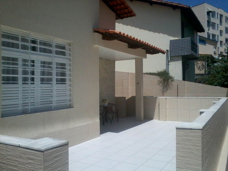Casa 4/4(1 suíte) Vila  Laura 435m2 -  5 garagens - Piscina