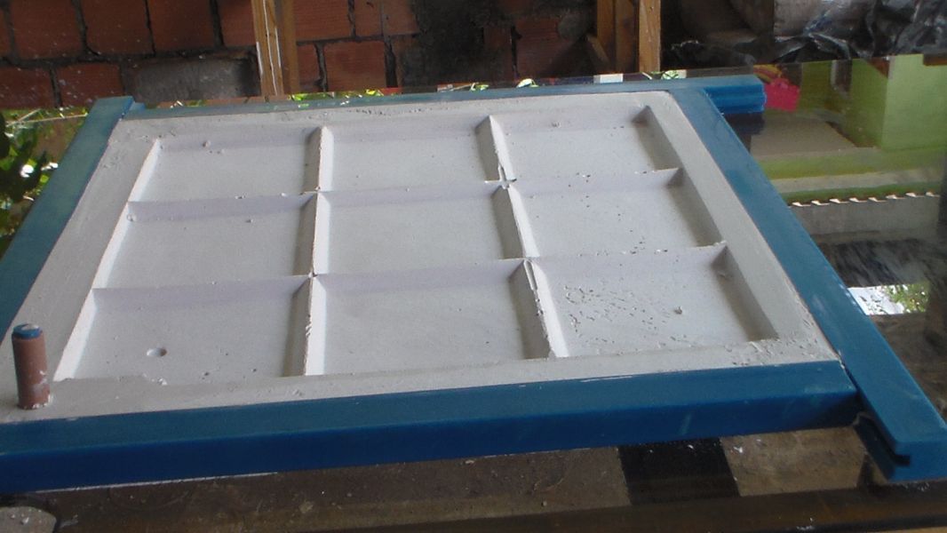 Forma para fabricação de placa de gesso