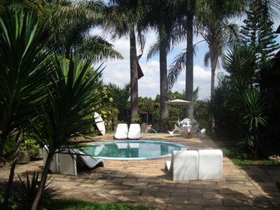 ALUGO SUÍTES PARA TEMPORADA OU MORADIA