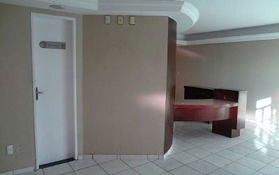 Ótimo Ponto Comercial á Venda em Tirol