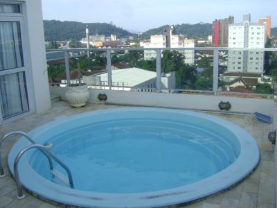 Apartamento Duplex c/ piscina